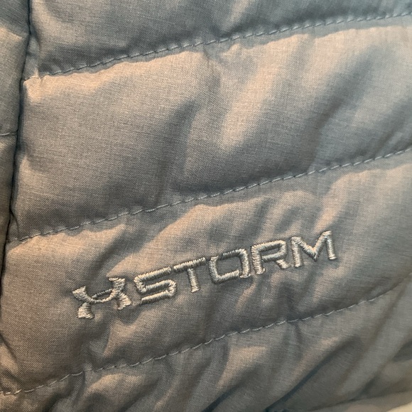 UNDER ARMOUR Women’s Fitted Puffer Vest - Picture 13 of 16